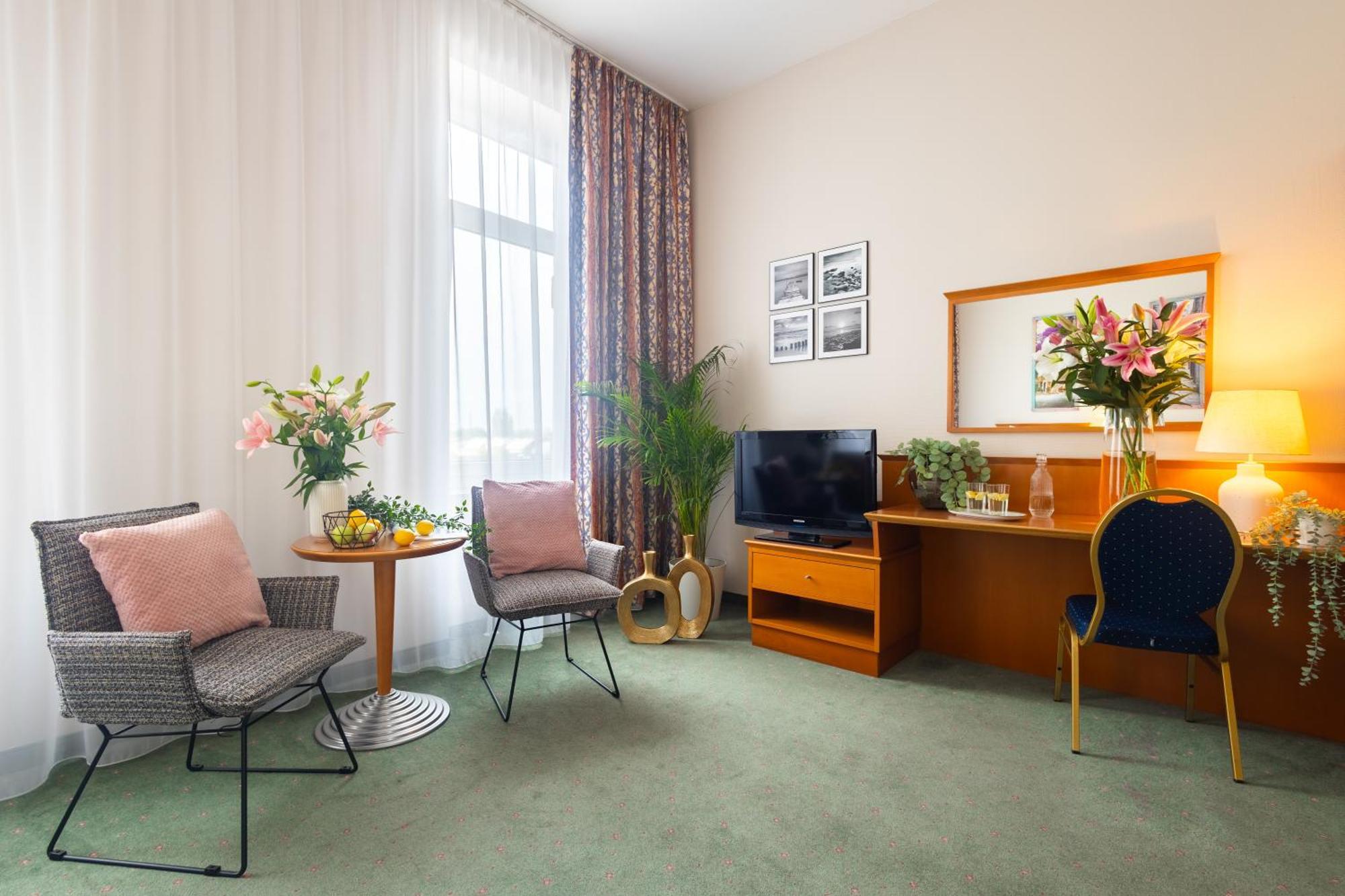 Hotel Sofia By The Railway Station Wroclaw Luaran gambar